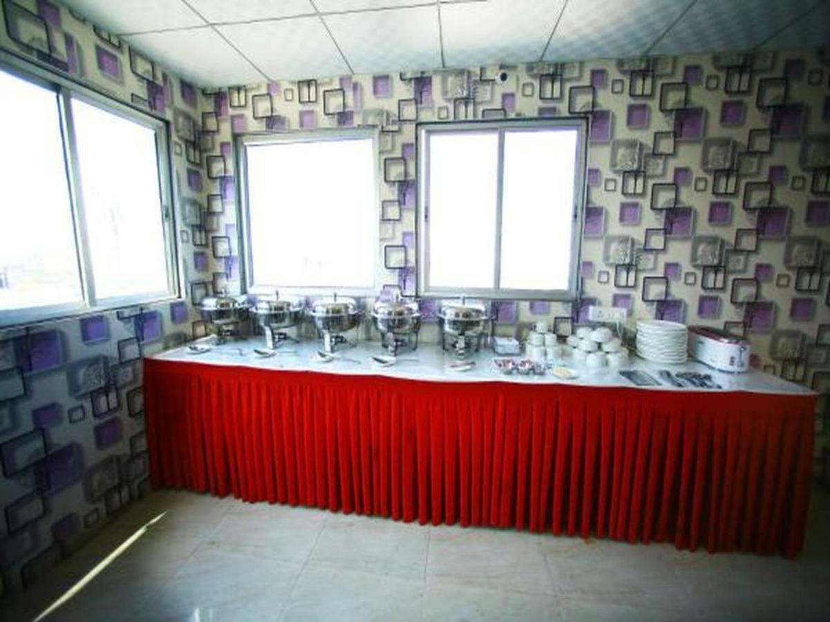Airport Hotel Hsp Yeni Delhi Dış mekan fotoğraf